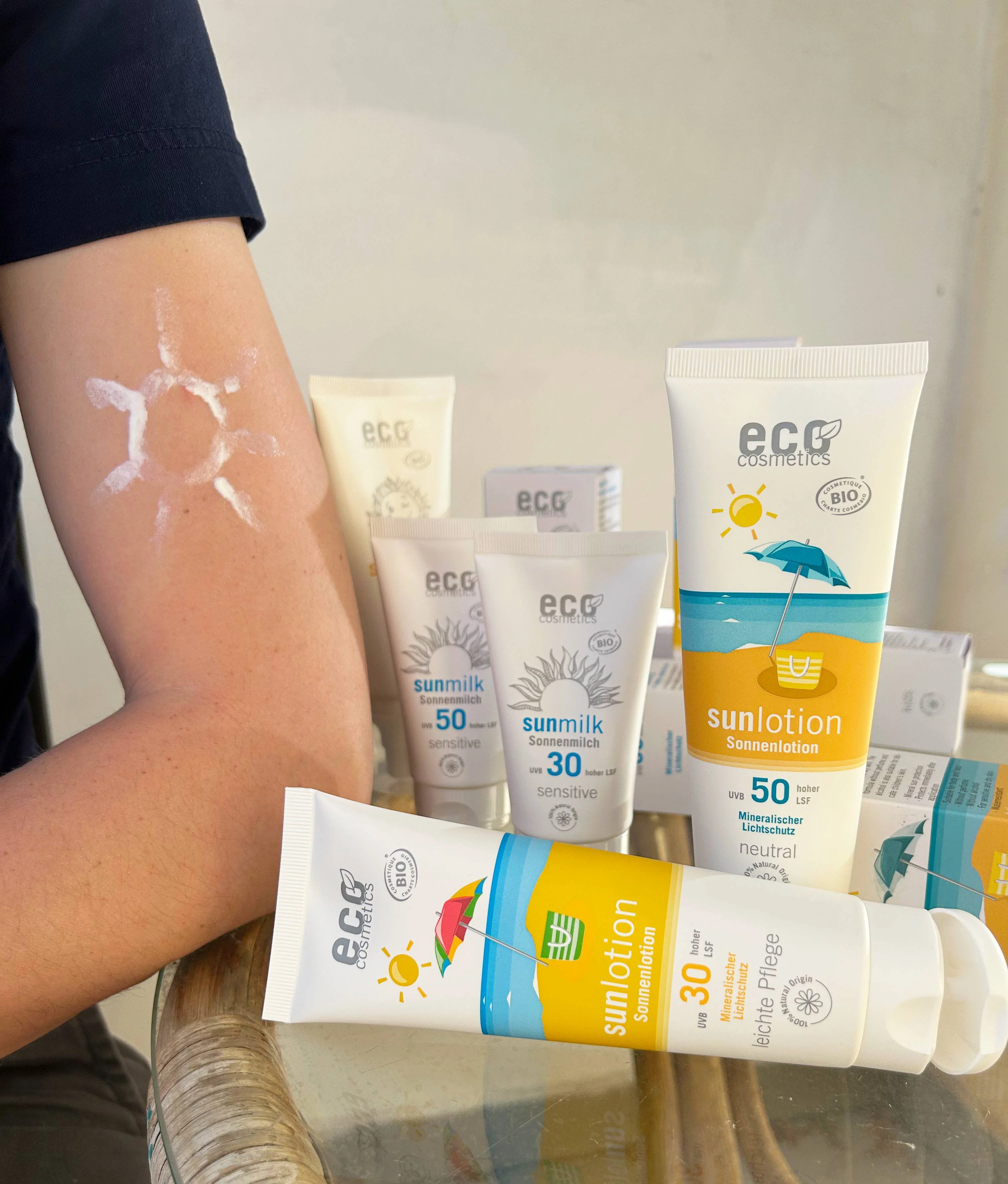 Eco Cosmetics Sončno mleko Neutral brez dišav SPF 30 BIO (125 ml) - z cinkovim oksidom