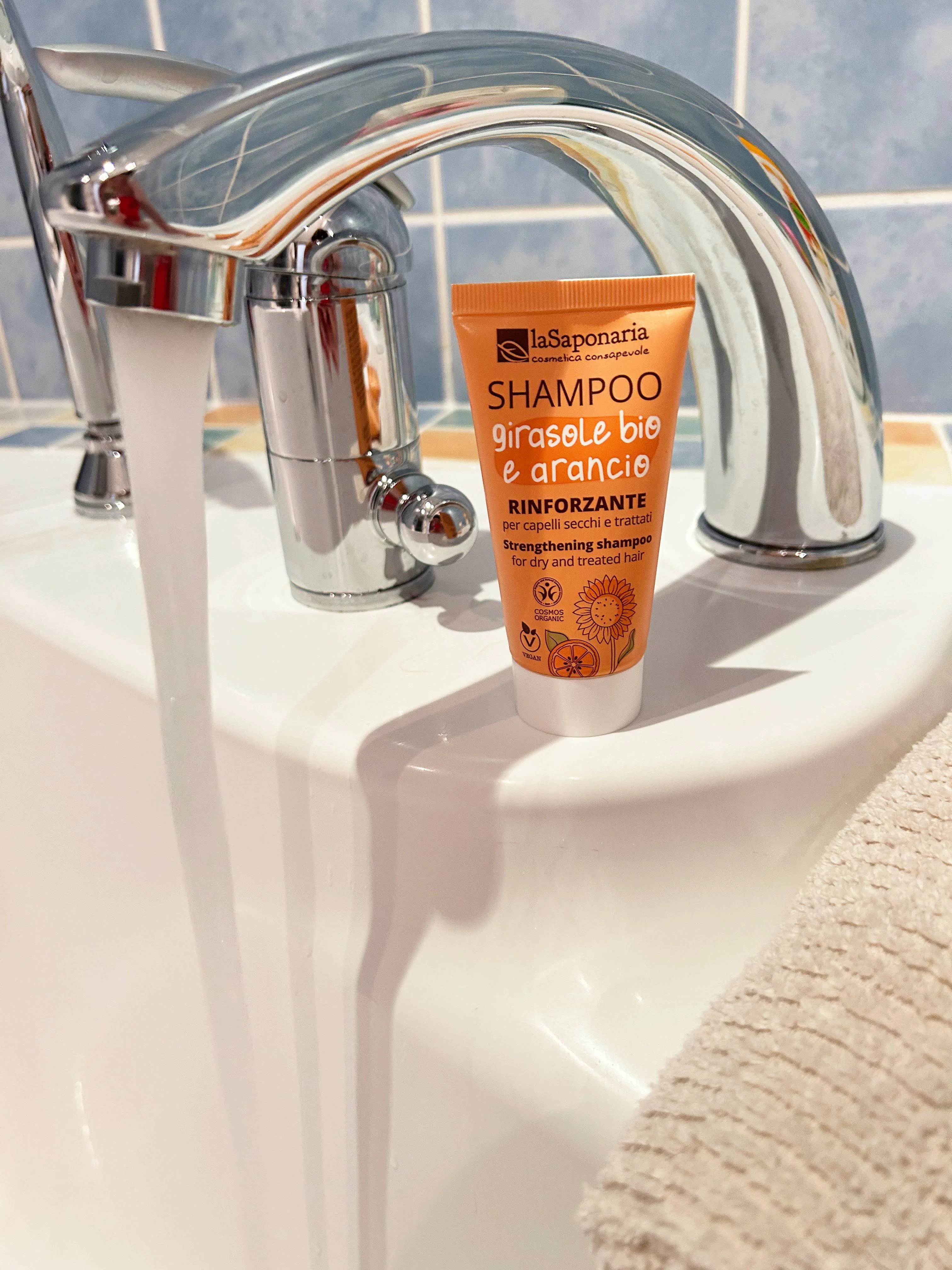 laSaponaria Šampon s sončnico in sladko pomarančo BIO 30 ml