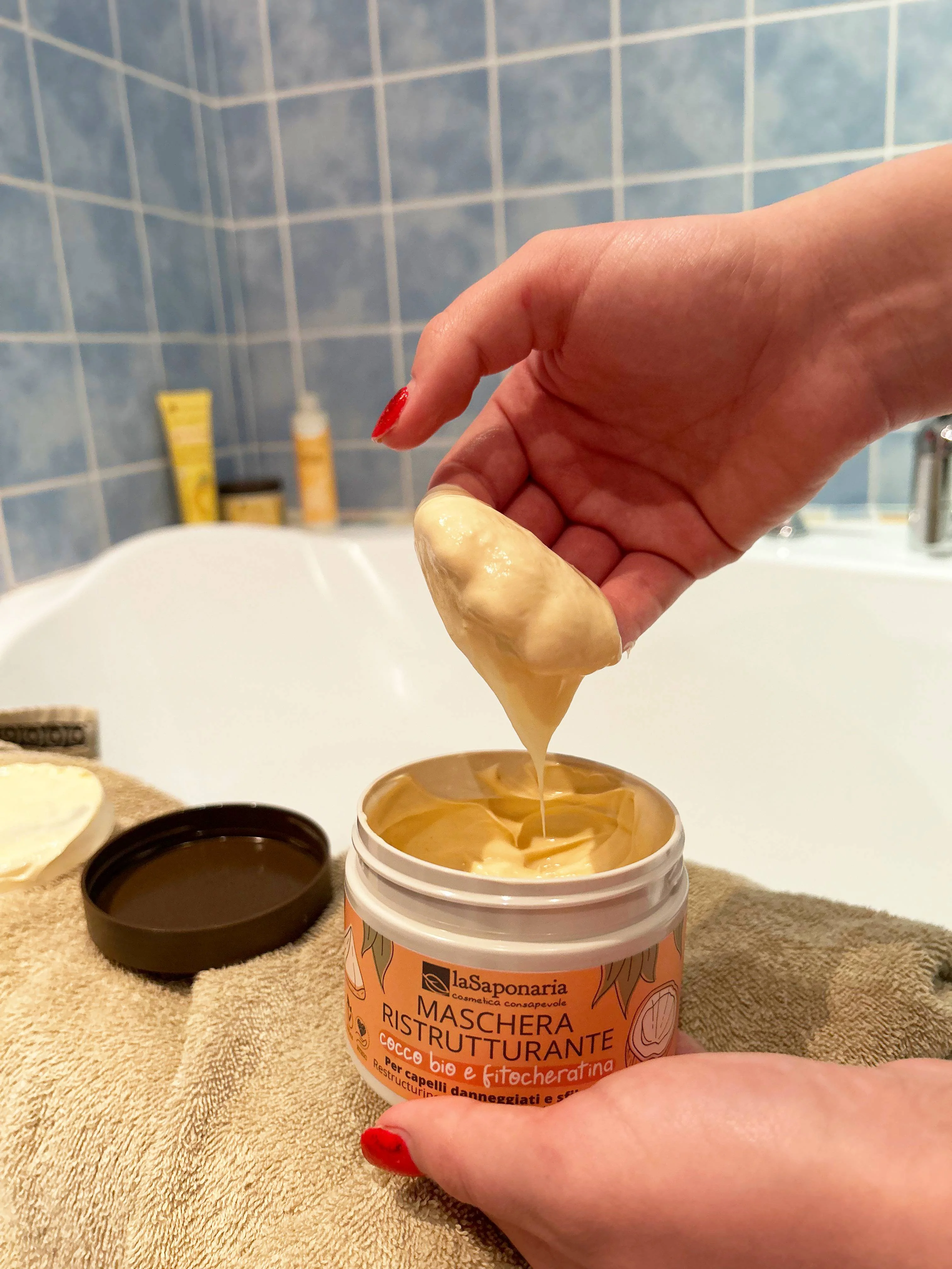 laSaponaria Restrukturirajoča maska za lase s kokosom in fitokeratinom (200 ml)