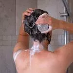 Lamazuna Šampon proti prhljaju Rigid - pivonka (70 g)