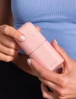laSaponaria Trdni dezodorantni aplikator - za ponovno polnjenje Sivo-zelena - v elegantnih barvah