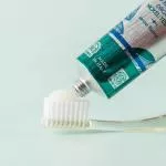 Officina Naturae Zobna pasta z meto BIO (75 ml) - skrbi za zobno sklenino in dlesni